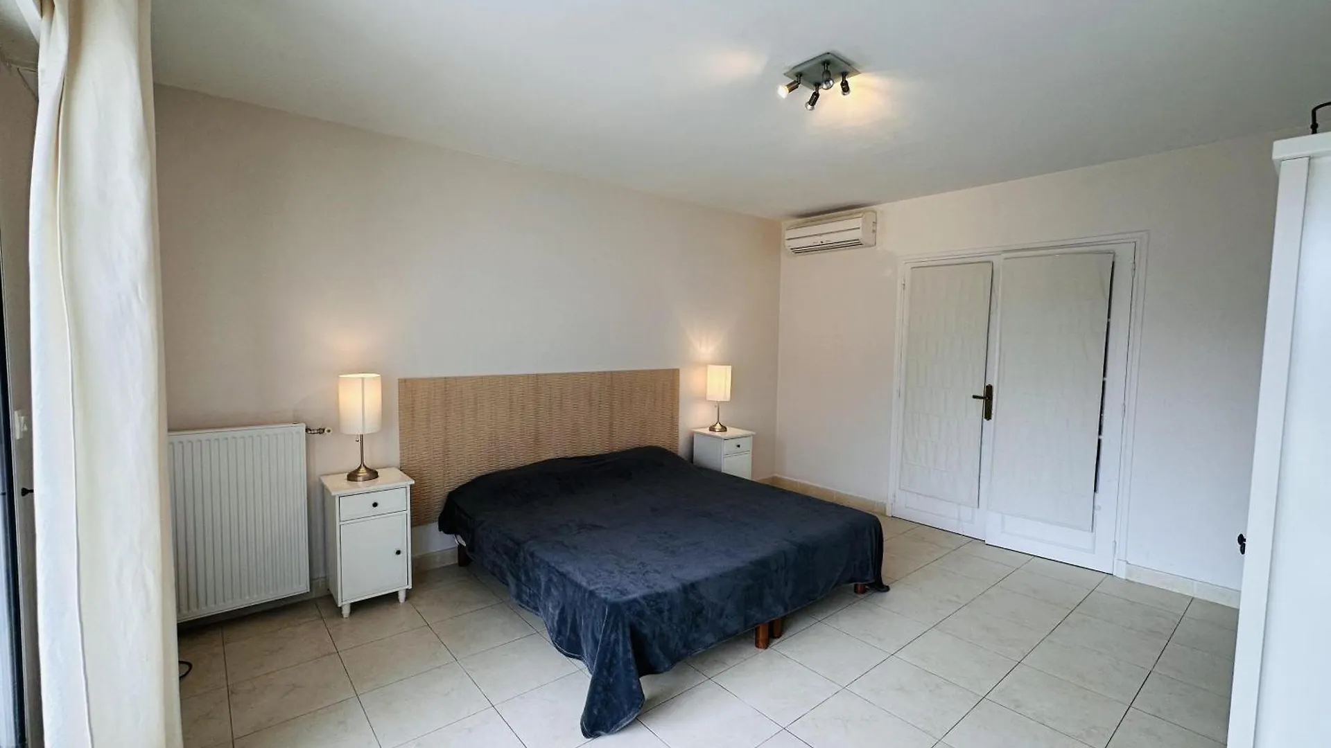 Two Bedroom Apartment On A High Floor In The Center Of Cannes A Few Steps From The Croisette Beaches - 2229