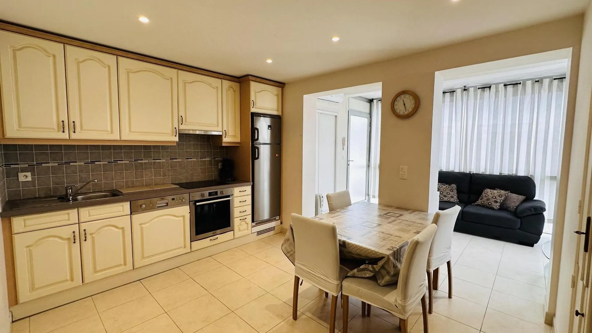 Two Bedroom Apartment On A High Floor In The Center Of Cannes A Few Steps From The Croisette Beaches - 2229 France