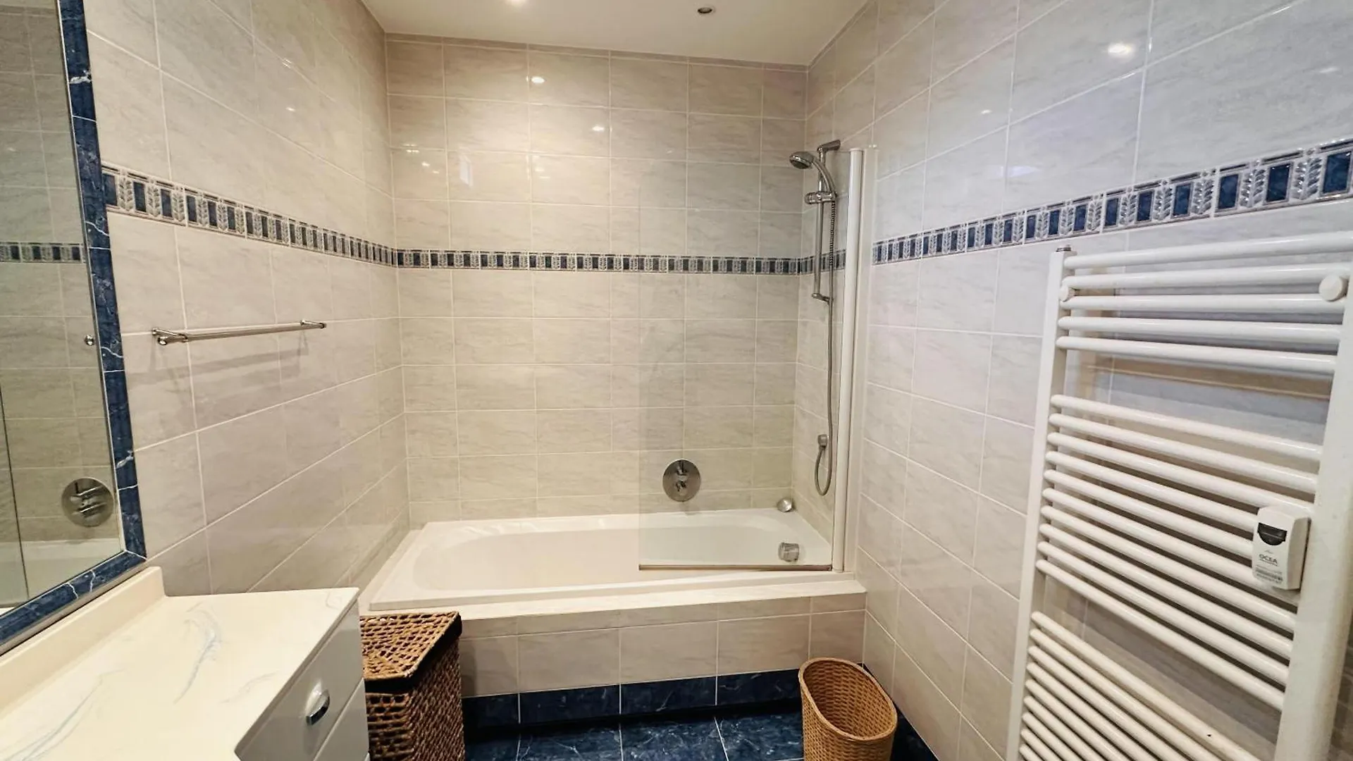 Two Bedroom Apartment On A High Floor In The Center Of Cannes A Few Steps From The Croisette Beaches - 2229