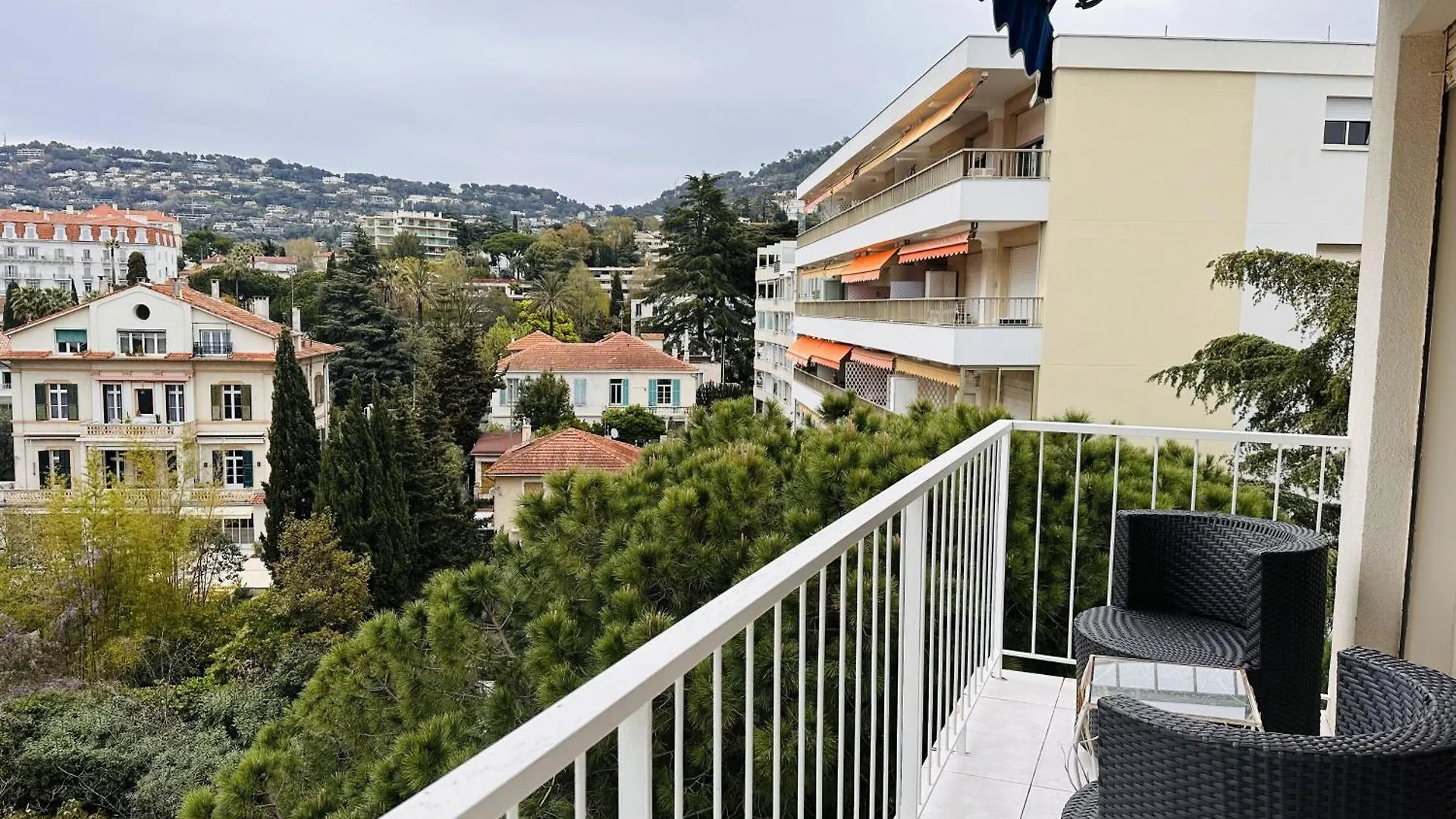 Two Bedroom Apartment On A High Floor In The Center Of Cannes A Few Steps From The Croisette Beaches - 2229 France